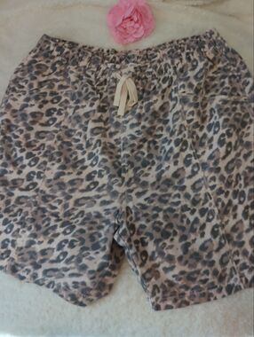 aerie Gray and Cream Leopard-Print Lounge Baggy Chill Shorts